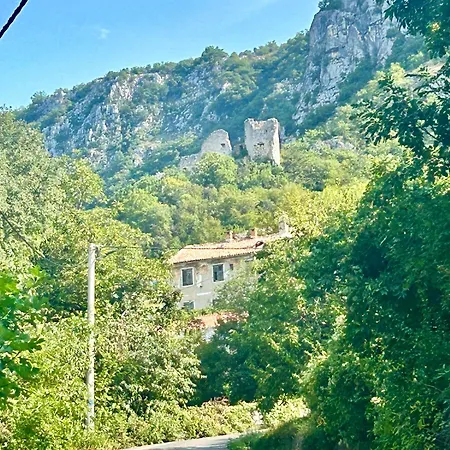 Stone 펜션 Grižane